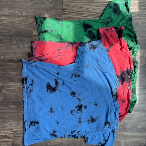 Harry Potter Wizarding World: Tie-Dye Tees Bundle- Red, Green, Blue - Picture 8 of 9